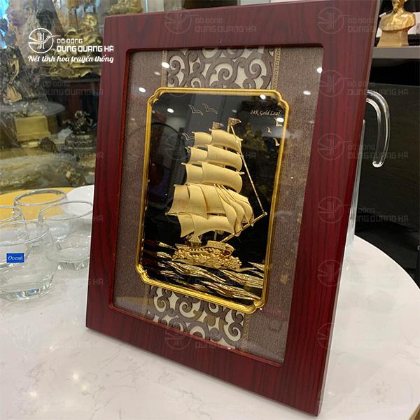 Tranh thuyền buồm mạ vàng 24k - quà tặng lưu niệm để bàn