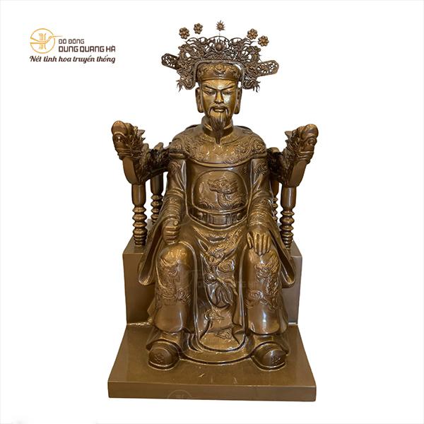 Tượng Ngọc Hoàng ngồi trên ngai rồng bằng đồng cổ kính